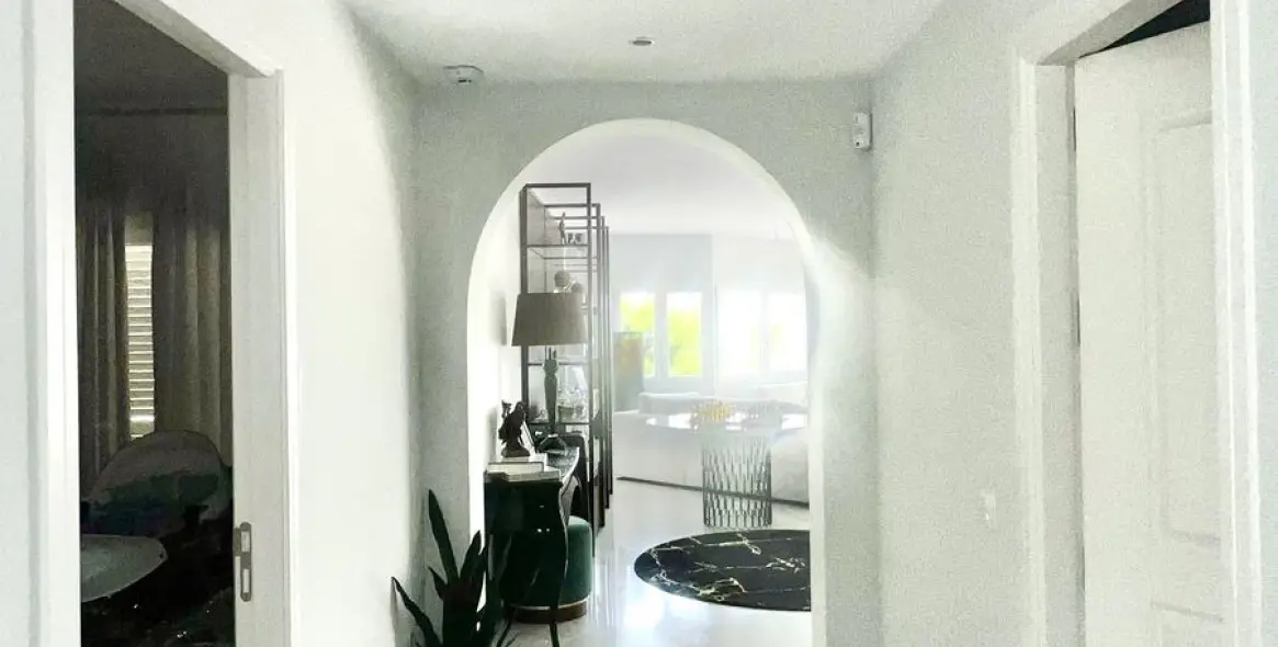 Long-term rent of middle floor apartment in Puerto Banús 8