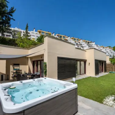 Venta de villa independiente en Estepona