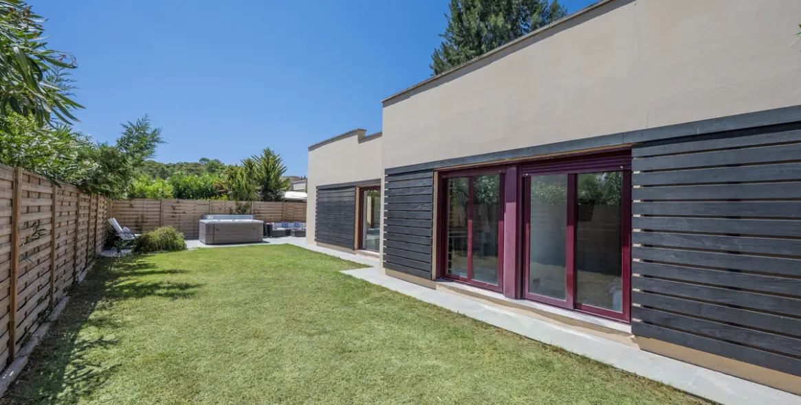 Venta de villa independiente en Estepona 2