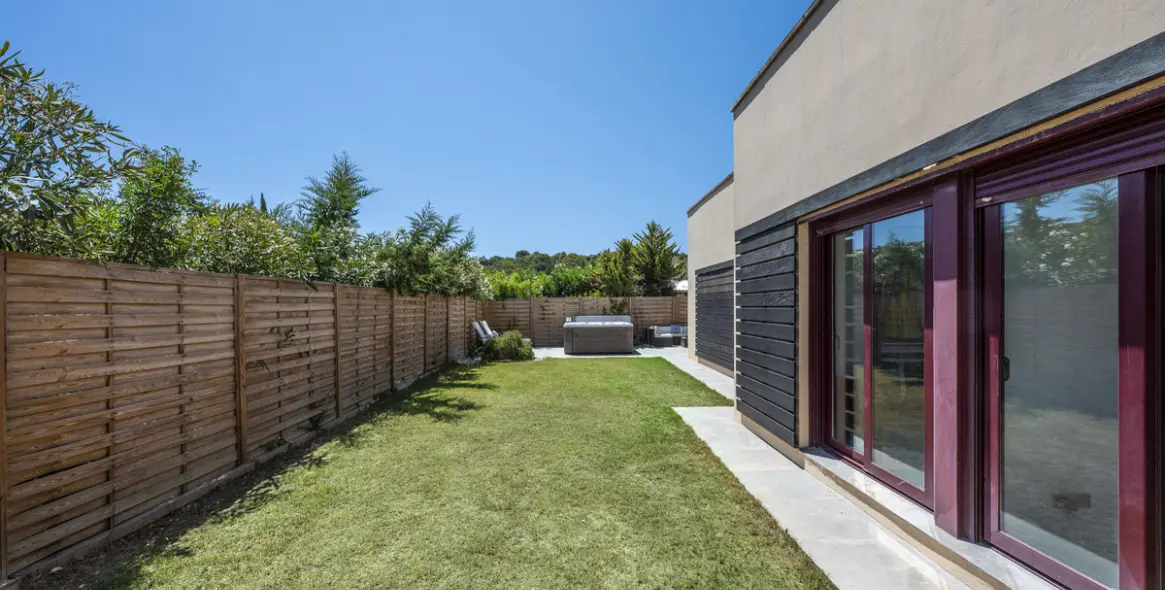 Venta de villa independiente en Estepona 4
