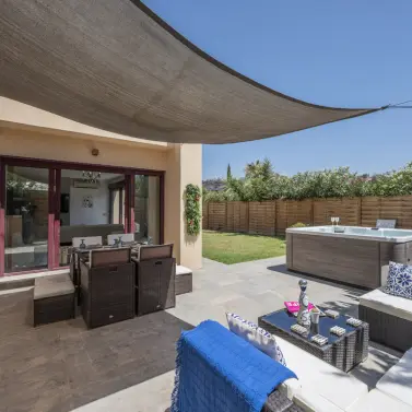 Venta de villa independiente en Estepona