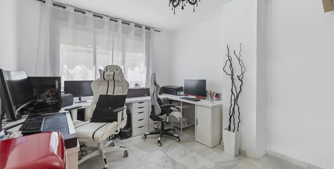 Venta de villa independiente en Estepona 30