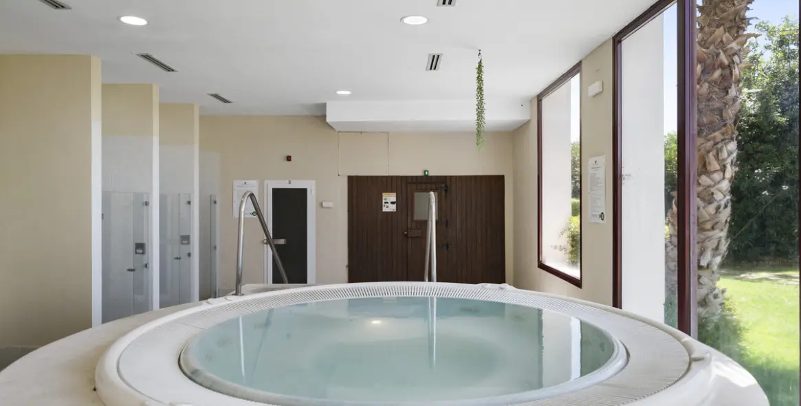 Venta de villa independiente en Estepona 36