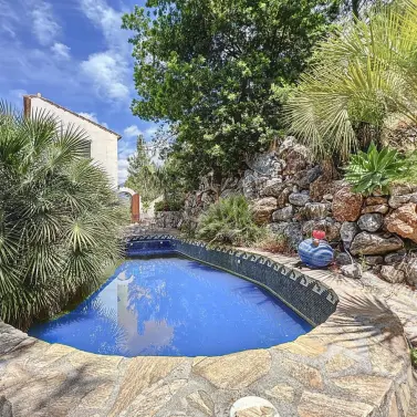 Venta de villa independiente en Sayalonga