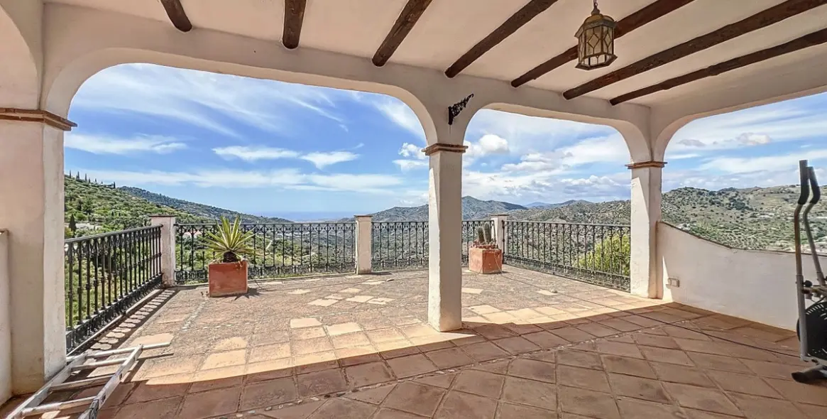 Venta de villa independiente en Sayalonga 5