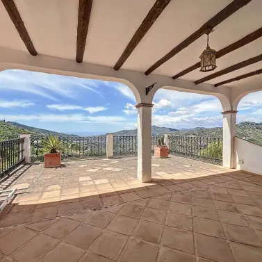 Venta de villa independiente en Sayalonga