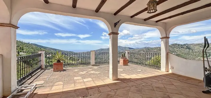 Venta de villa independiente en Sayalonga 4
