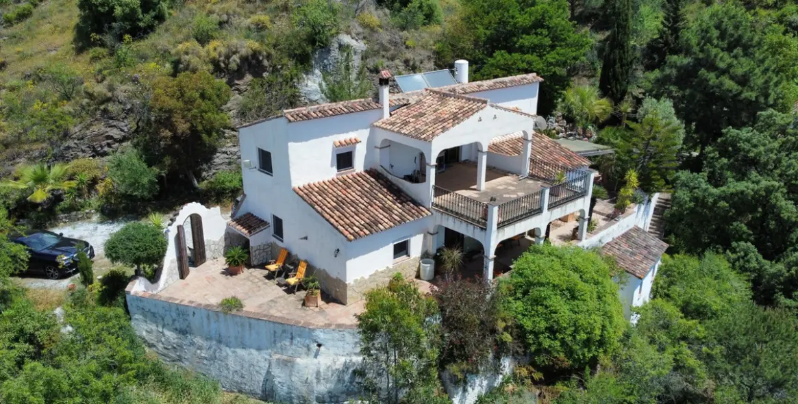 Venta de villa independiente en Sayalonga 8