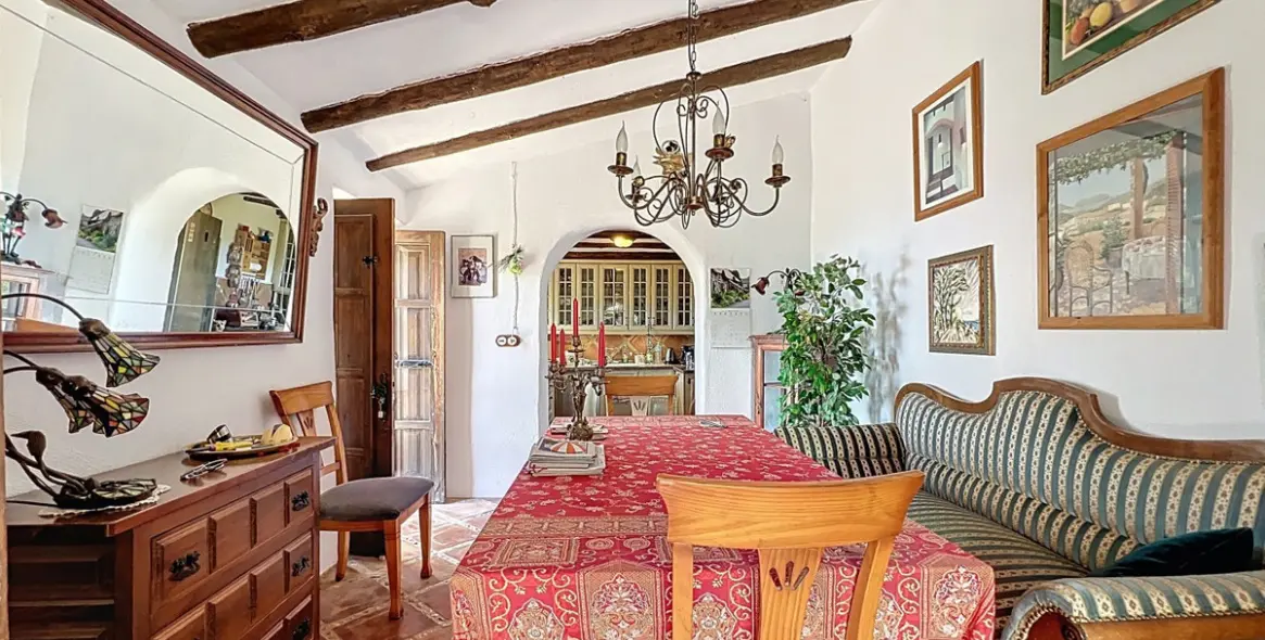 Venta de villa independiente en Sayalonga 12