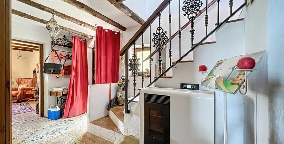Venta de villa independiente en Sayalonga 23