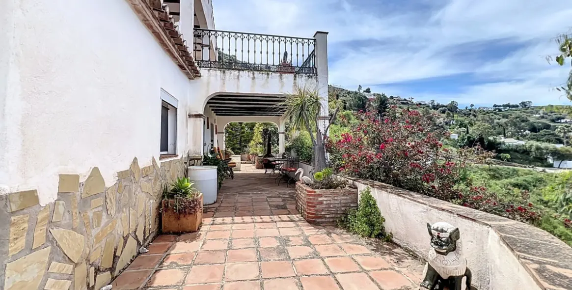 Venta de villa independiente en Sayalonga 35