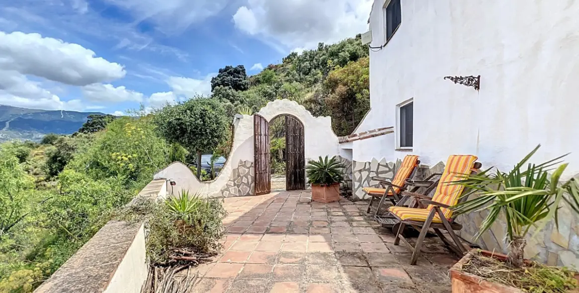 Venta de villa independiente en Sayalonga 37