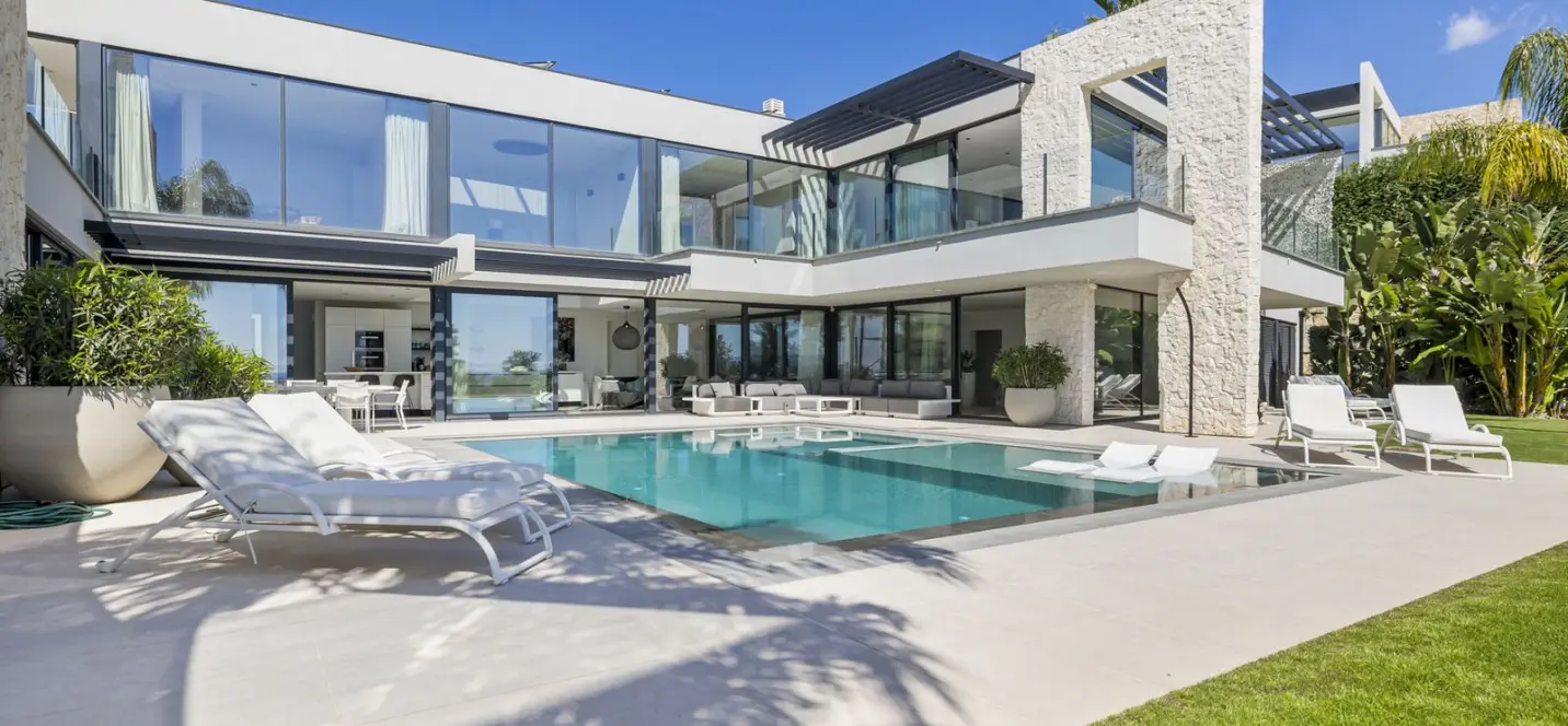 Sale of detached villa in Benahavís 1