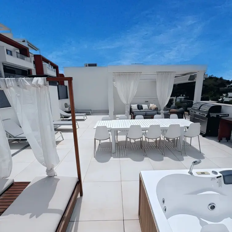 Sale of penthouse duplex in La Quinta