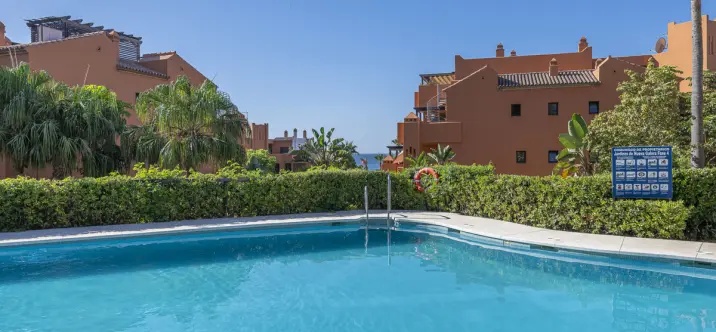 Sale of ground floor apartment in Estepona 3