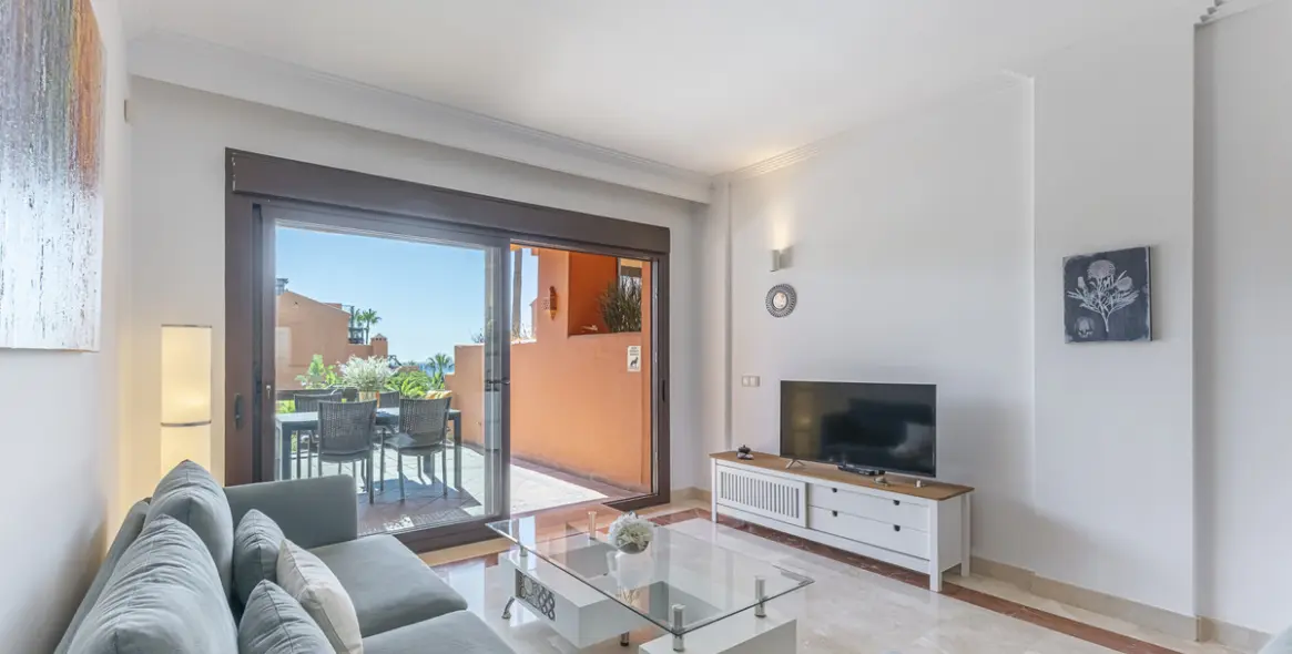 Sale of ground floor apartment in Estepona 6