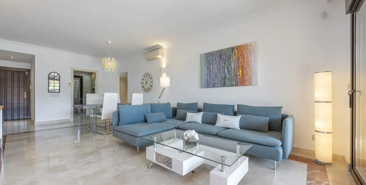 Sale of ground floor apartment in Estepona 8