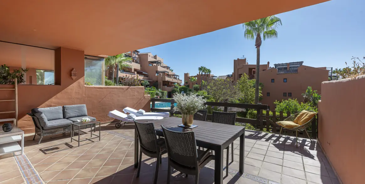 Sale of ground floor apartment in Estepona 15