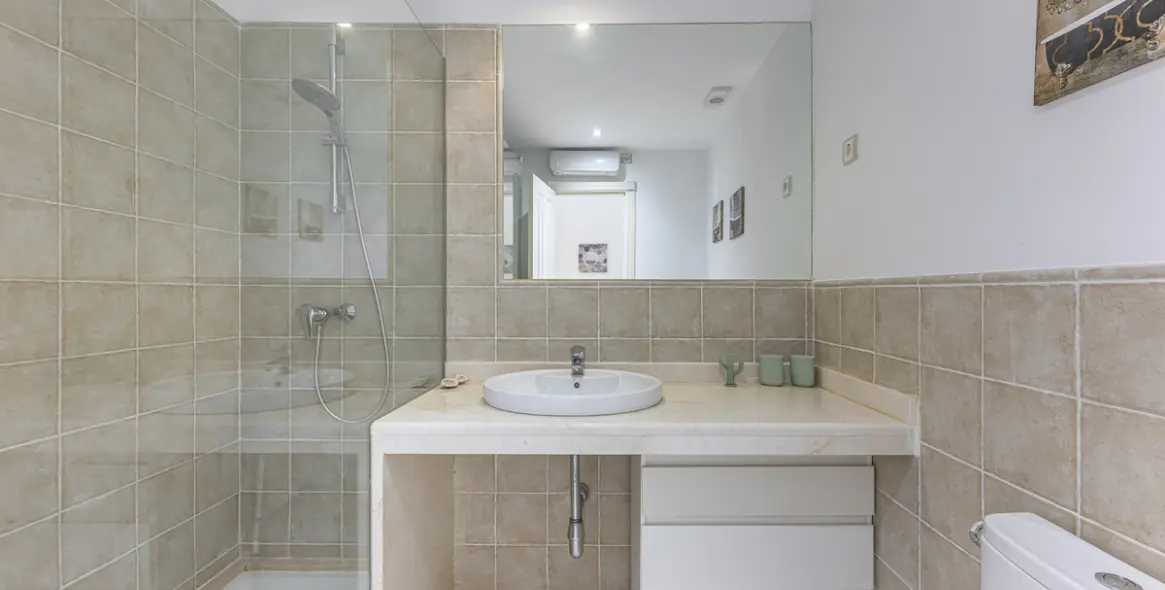 Sale of ground floor apartment in Estepona 30