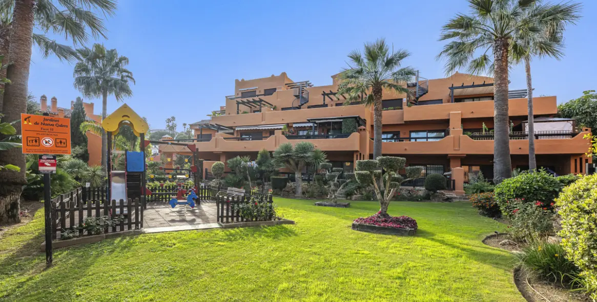 Sale of ground floor apartment in Estepona 38