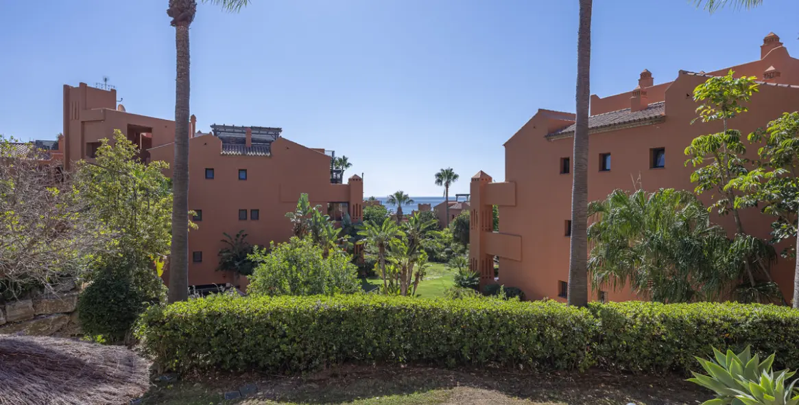 Sale of ground floor apartment in Estepona 42