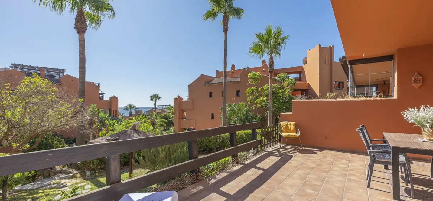 Продажа апартаментов на первом этаже в Estepona 2