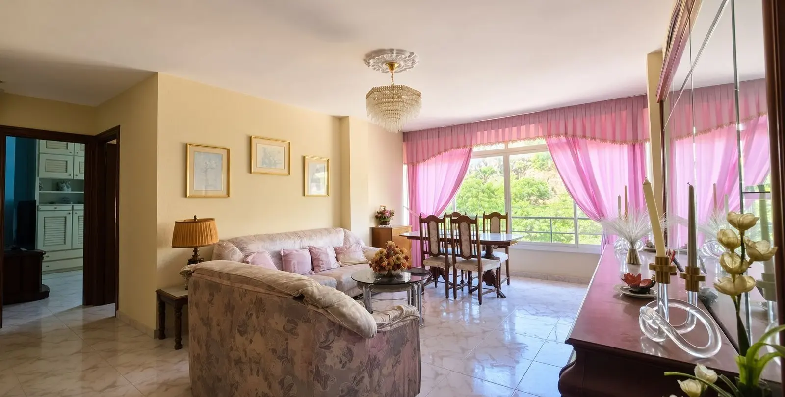 Продажа апартаментов на среднем этаже в Marbella 1