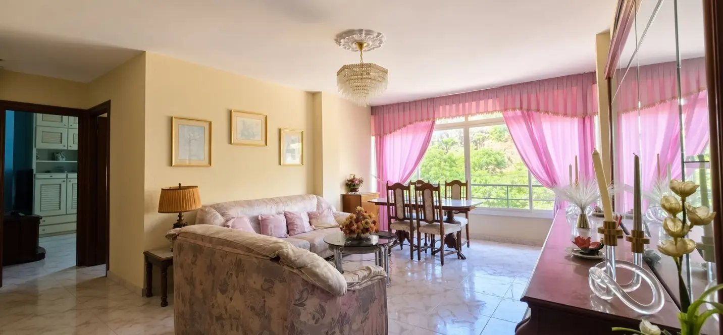 Продажа апартаментов на среднем этаже в Marbella 0