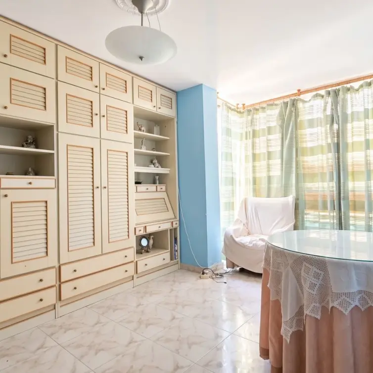 Продажа апартаментов на среднем этаже в Marbella
