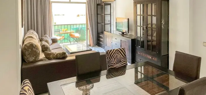Sale of middle floor apartment in Fuengirola 0