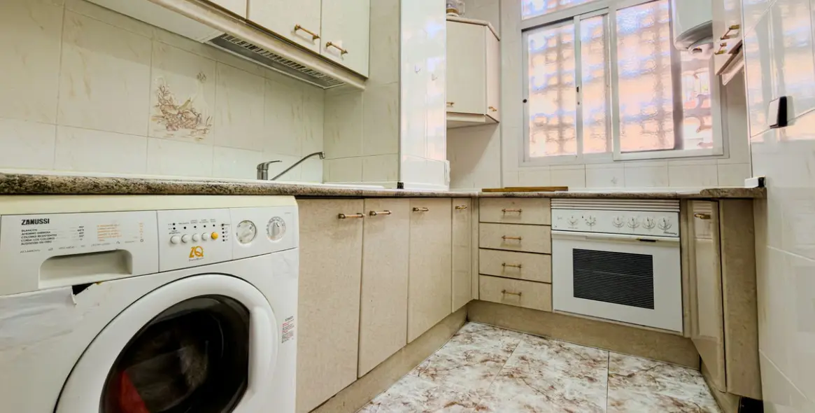 Sale of middle floor apartment in Fuengirola 3