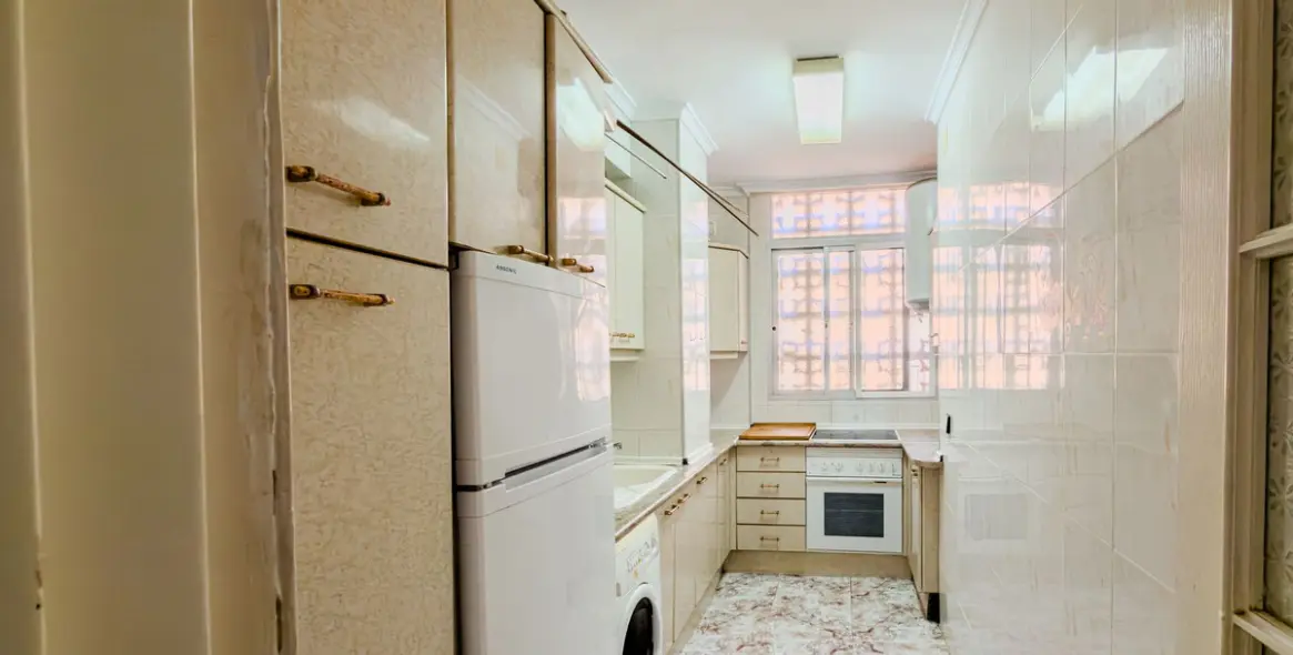 Sale of middle floor apartment in Fuengirola 4
