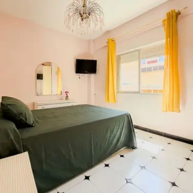 Sale of middle floor apartment in Fuengirola