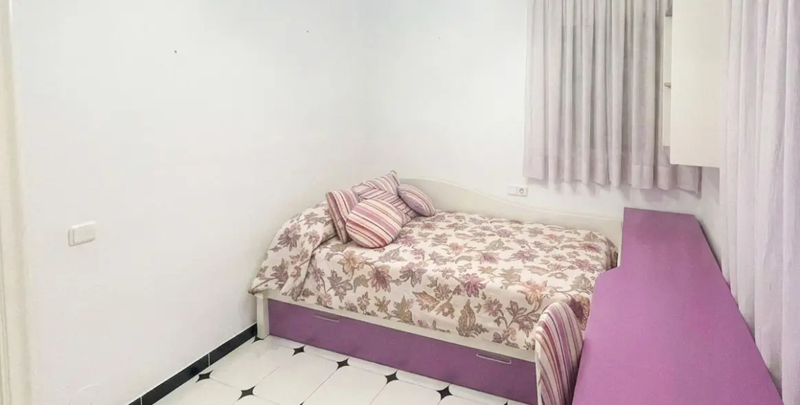 Sale of middle floor apartment in Fuengirola 8