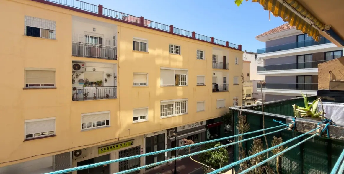 Sale of middle floor apartment in Fuengirola 17