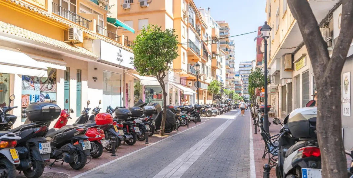 Sale of middle floor apartment in Fuengirola 20