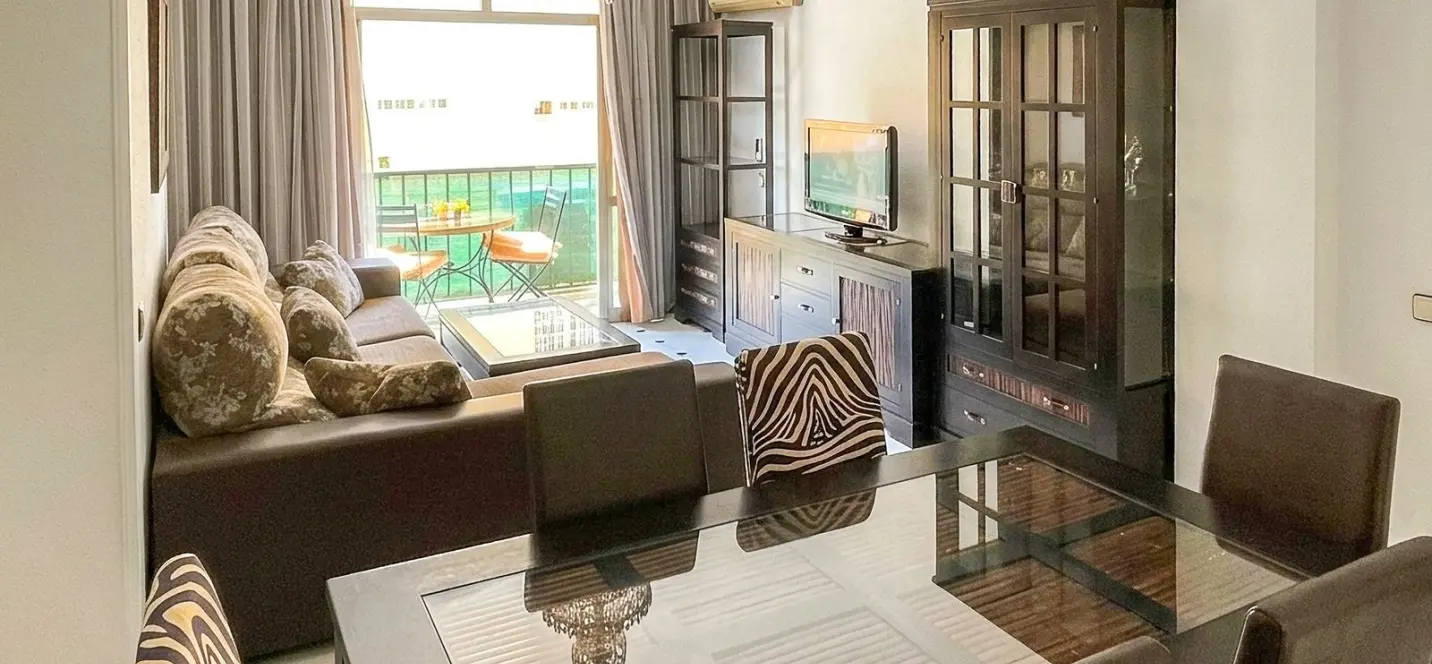 Sale of middle floor apartment in Fuengirola 0