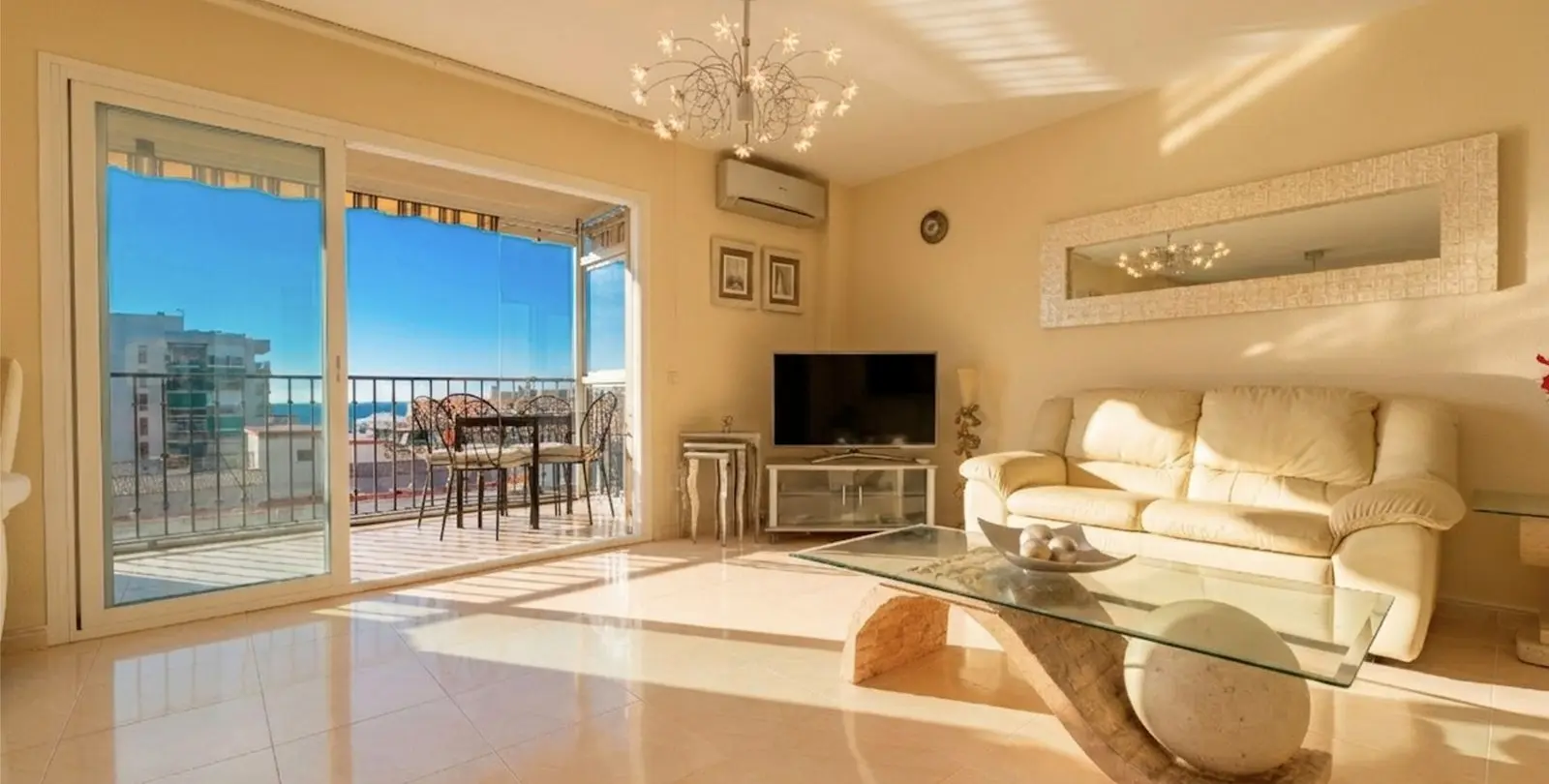 Sale of penthouse in Fuengirola 2