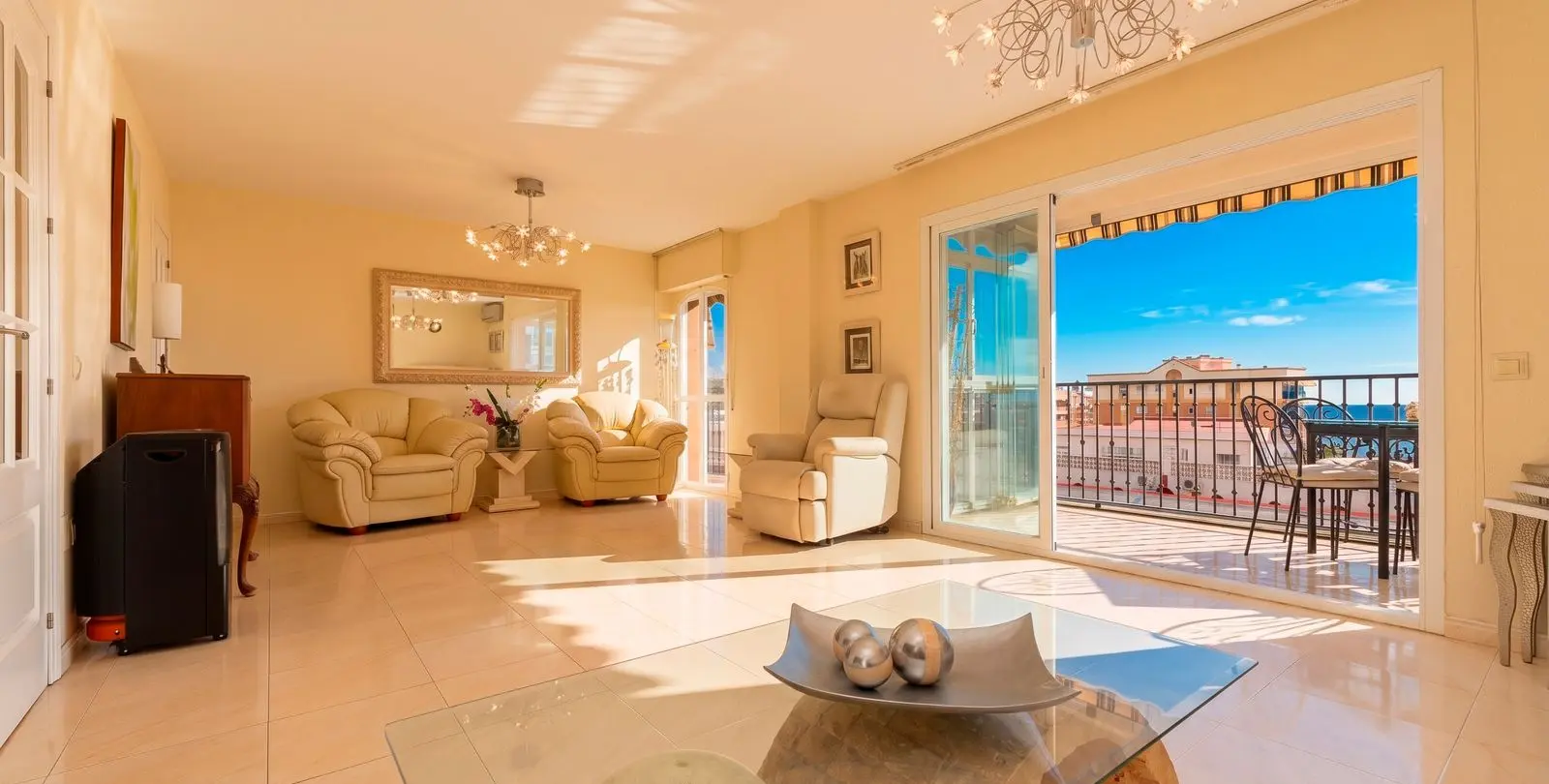 Sale of penthouse in Fuengirola 3