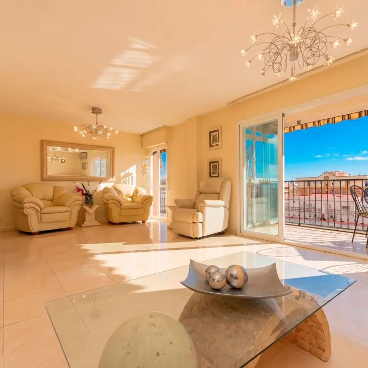 Sale of penthouse in Fuengirola