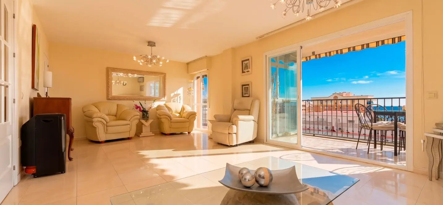 Sale of penthouse in Fuengirola 2
