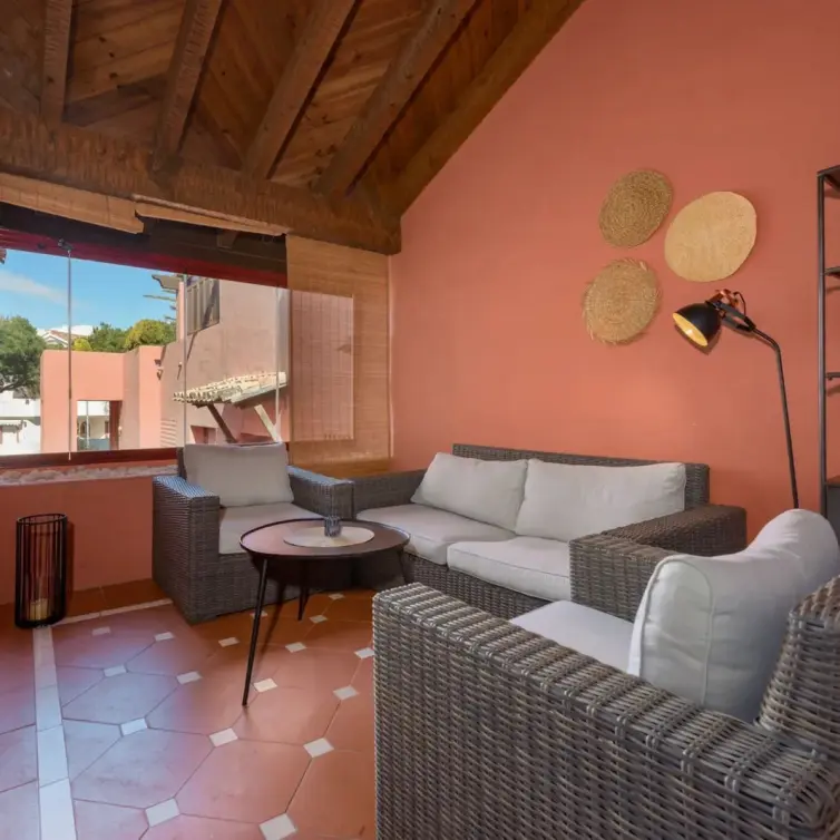Venta de apartamento en planta media en Elviria