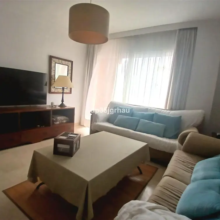 Venta de apartamento en planta media en Estepona