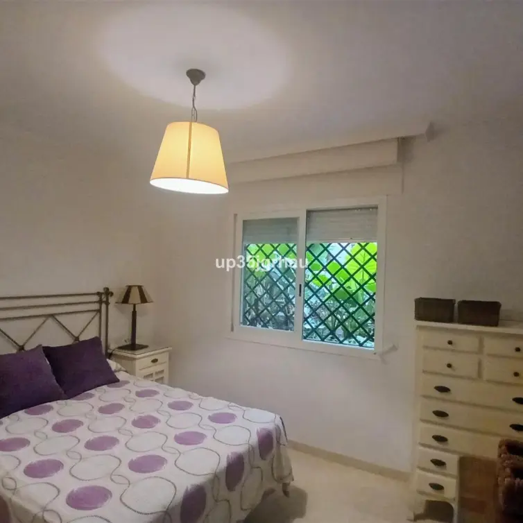 Venta de apartamento en planta media en Estepona