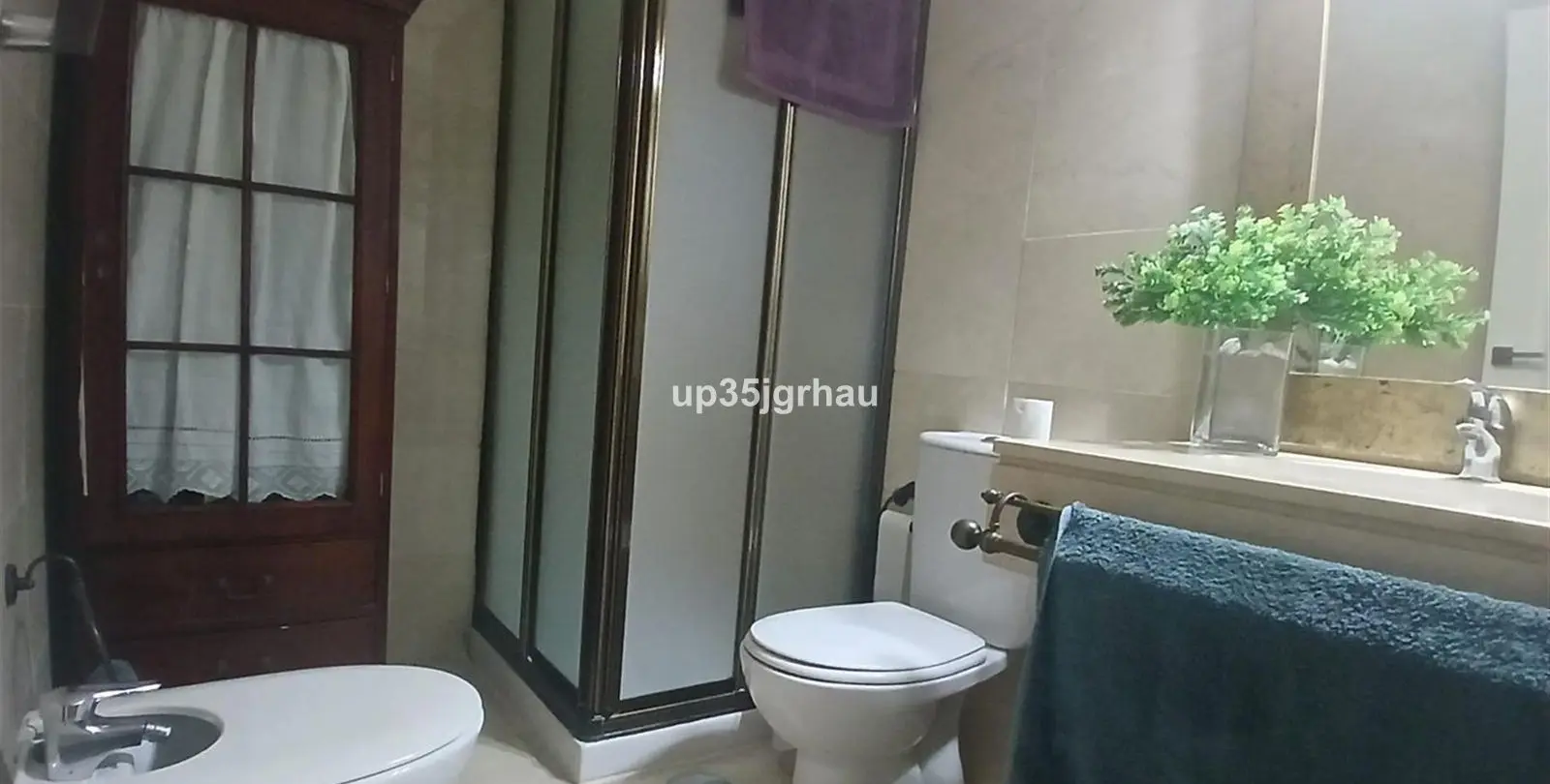 Venta de apartamento en planta media en Estepona 7