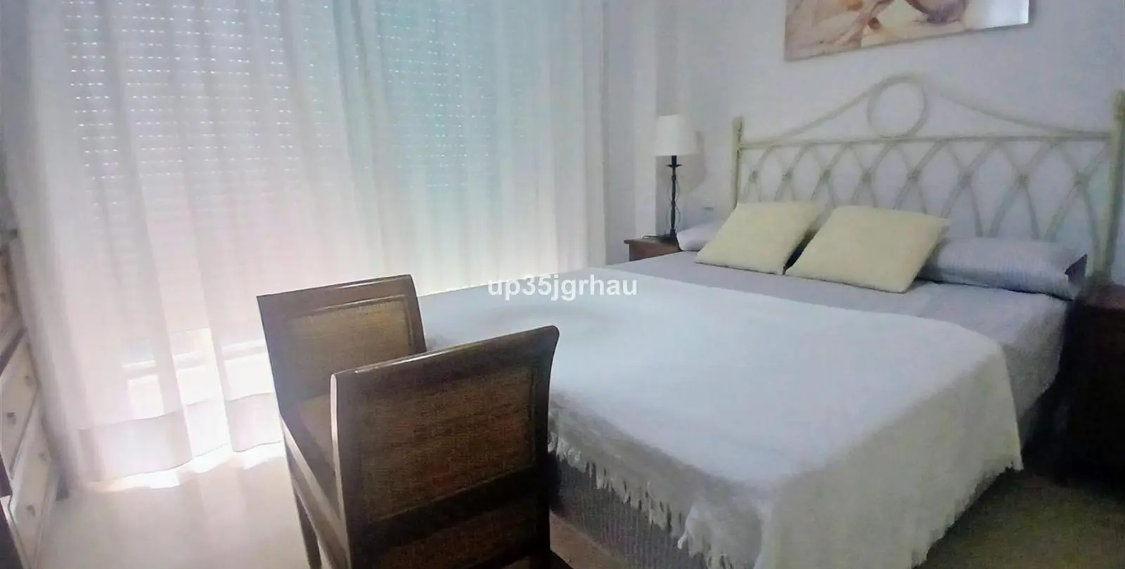 Venta de apartamento en planta media en Estepona 8
