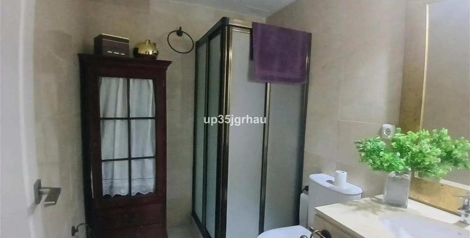 Venta de apartamento en planta media en Estepona 9
