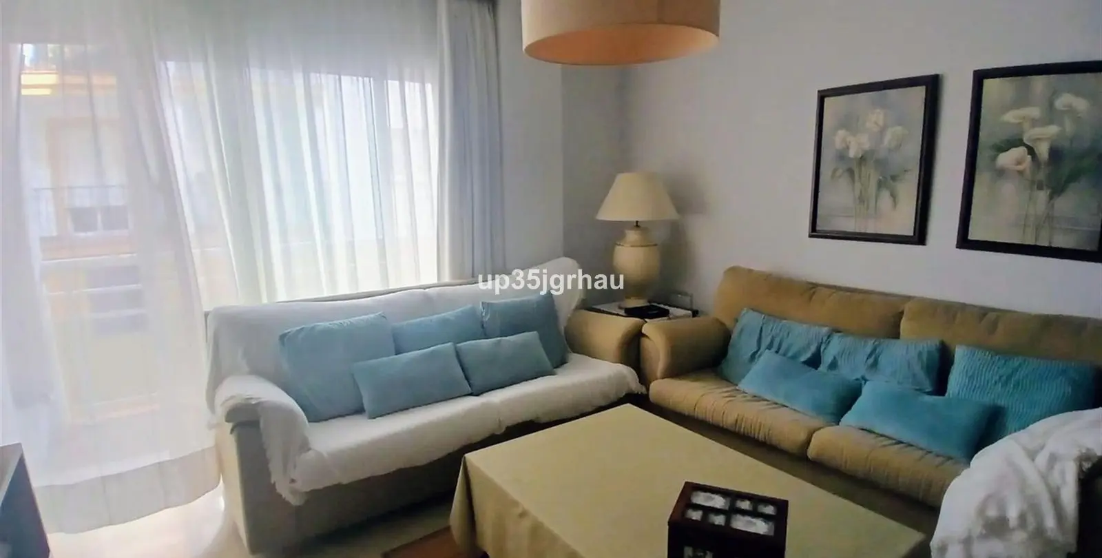 Venta de apartamento en planta media en Estepona 10