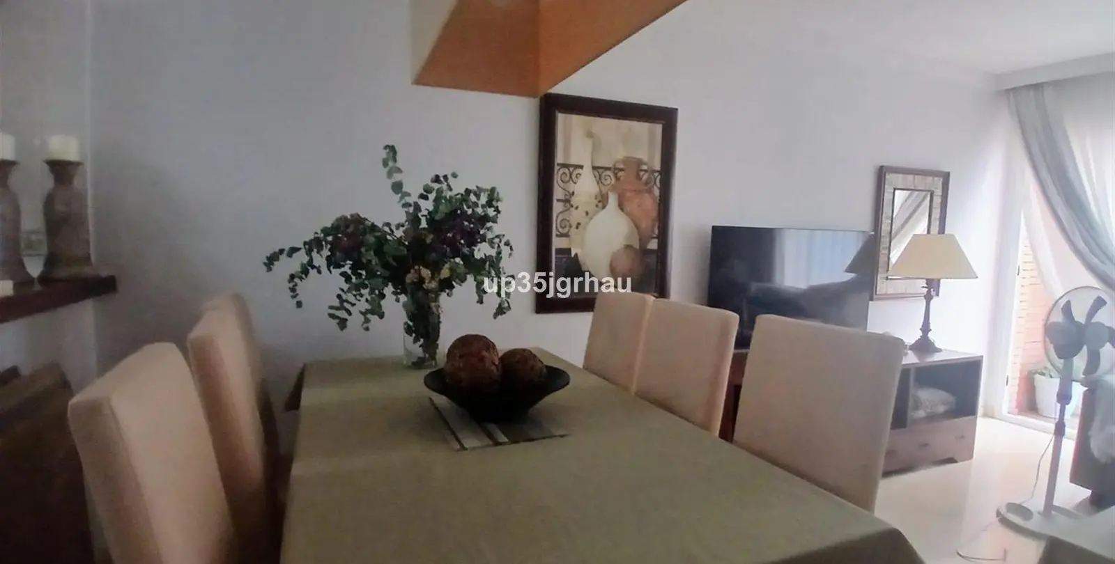 Venta de apartamento en planta media en Estepona 16