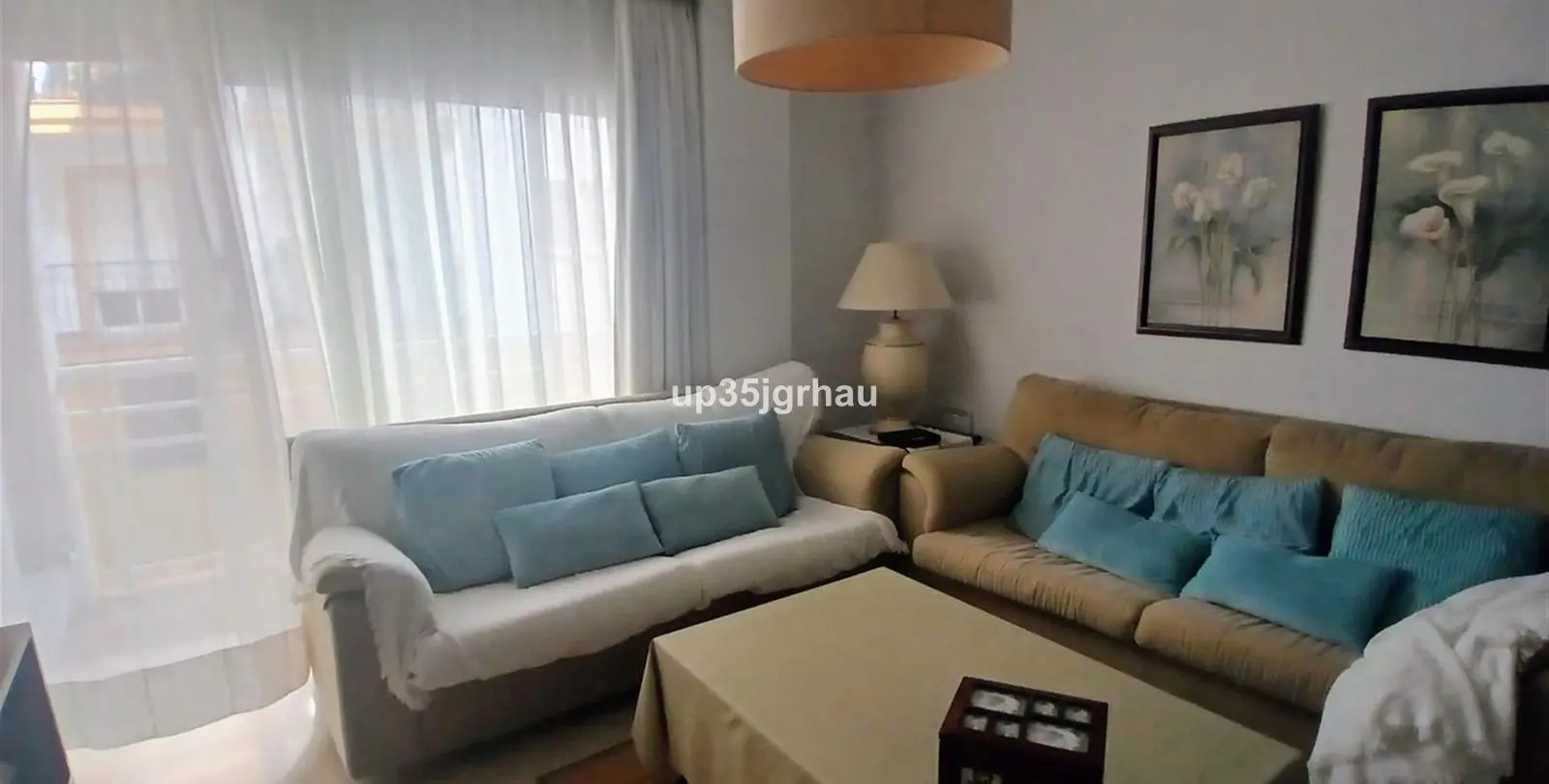 Venta de apartamento en planta media en Estepona 20